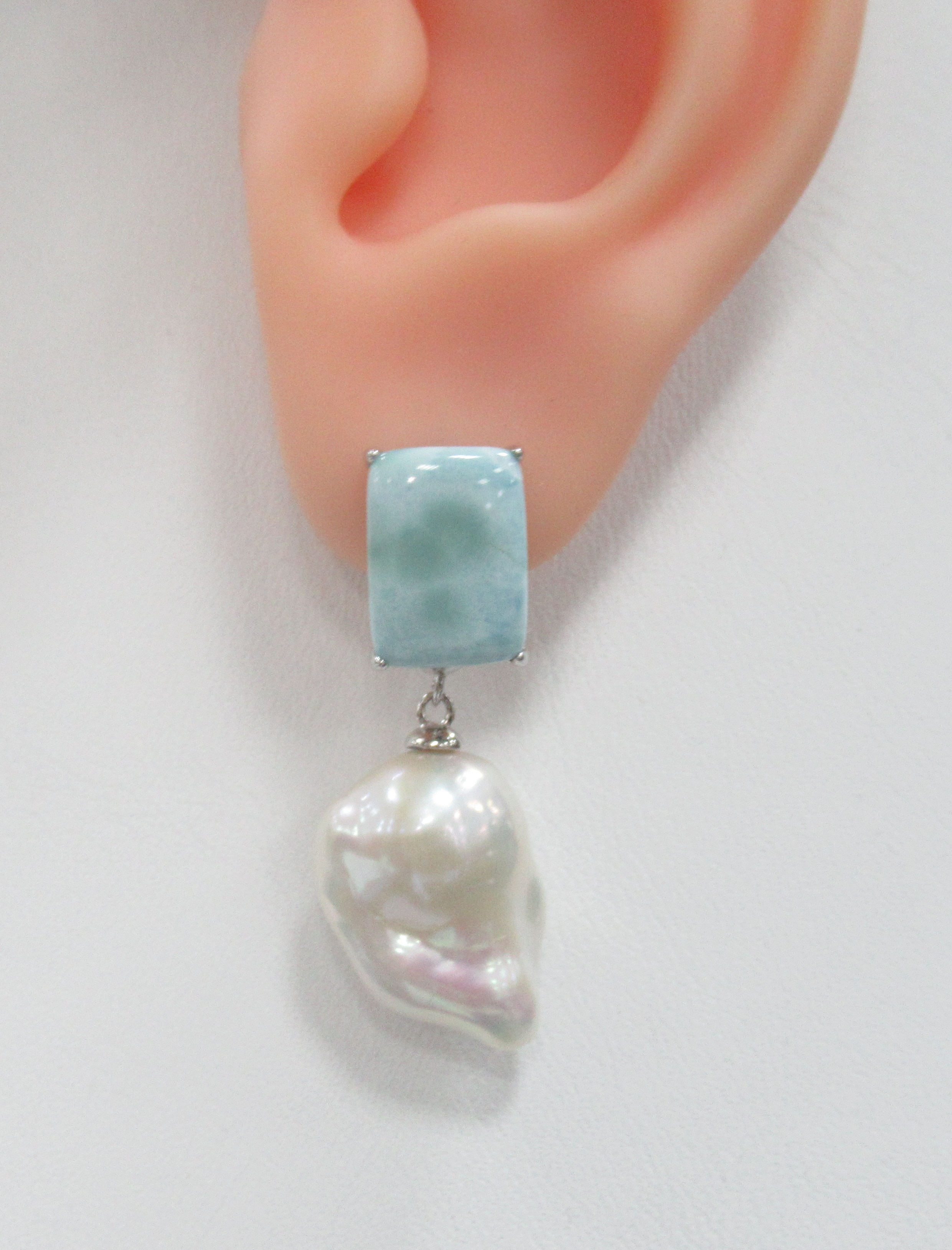 Серебряные серьги с ларимарами и жемчугом Барокко